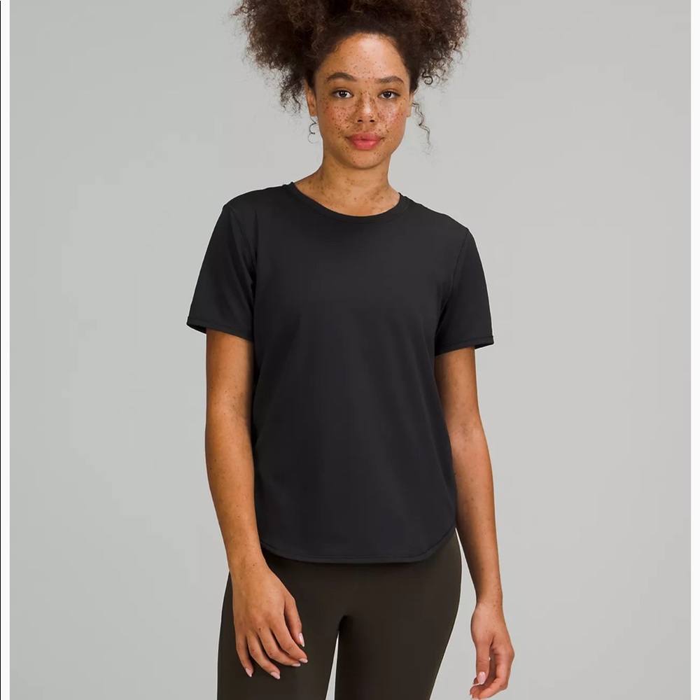Black Lululemon running top